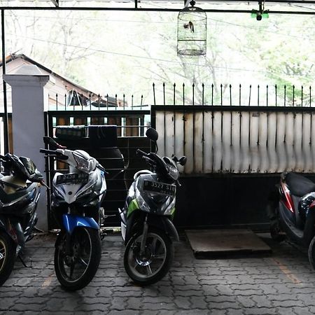 Cosmo Tanjung Duren Mitra Reddoorz Dżakarta Zewnętrze zdjęcie
