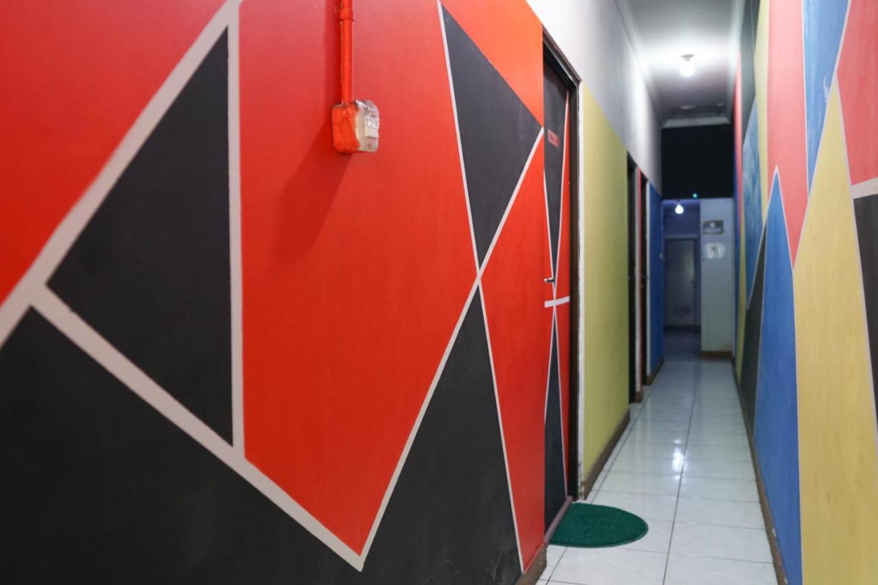 Cosmo Tanjung Duren Mitra Reddoorz Dżakarta Zewnętrze zdjęcie