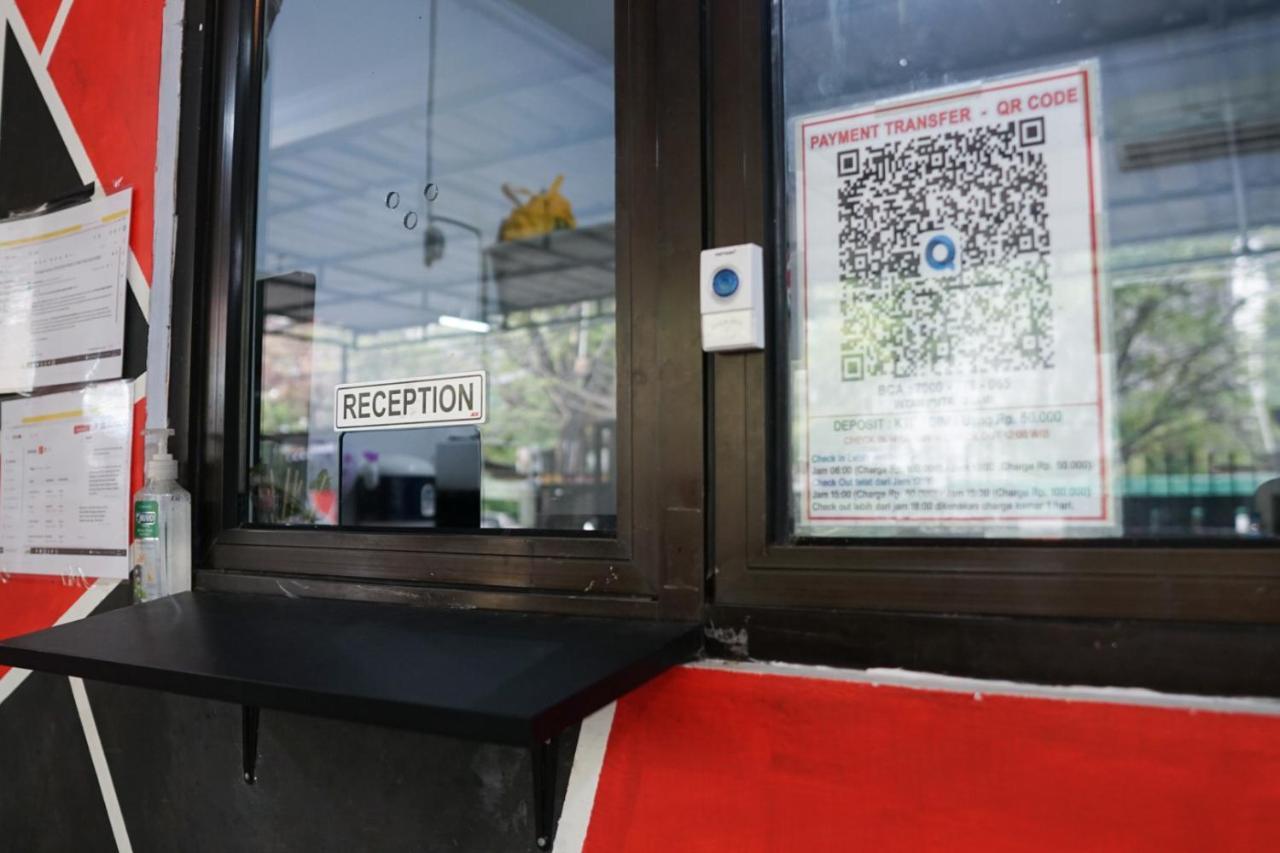 Cosmo Tanjung Duren Mitra Reddoorz Dżakarta Zewnętrze zdjęcie