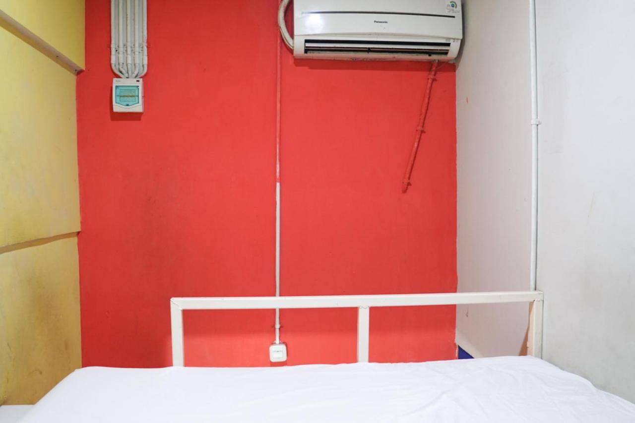 Cosmo Tanjung Duren Mitra Reddoorz Dżakarta Zewnętrze zdjęcie