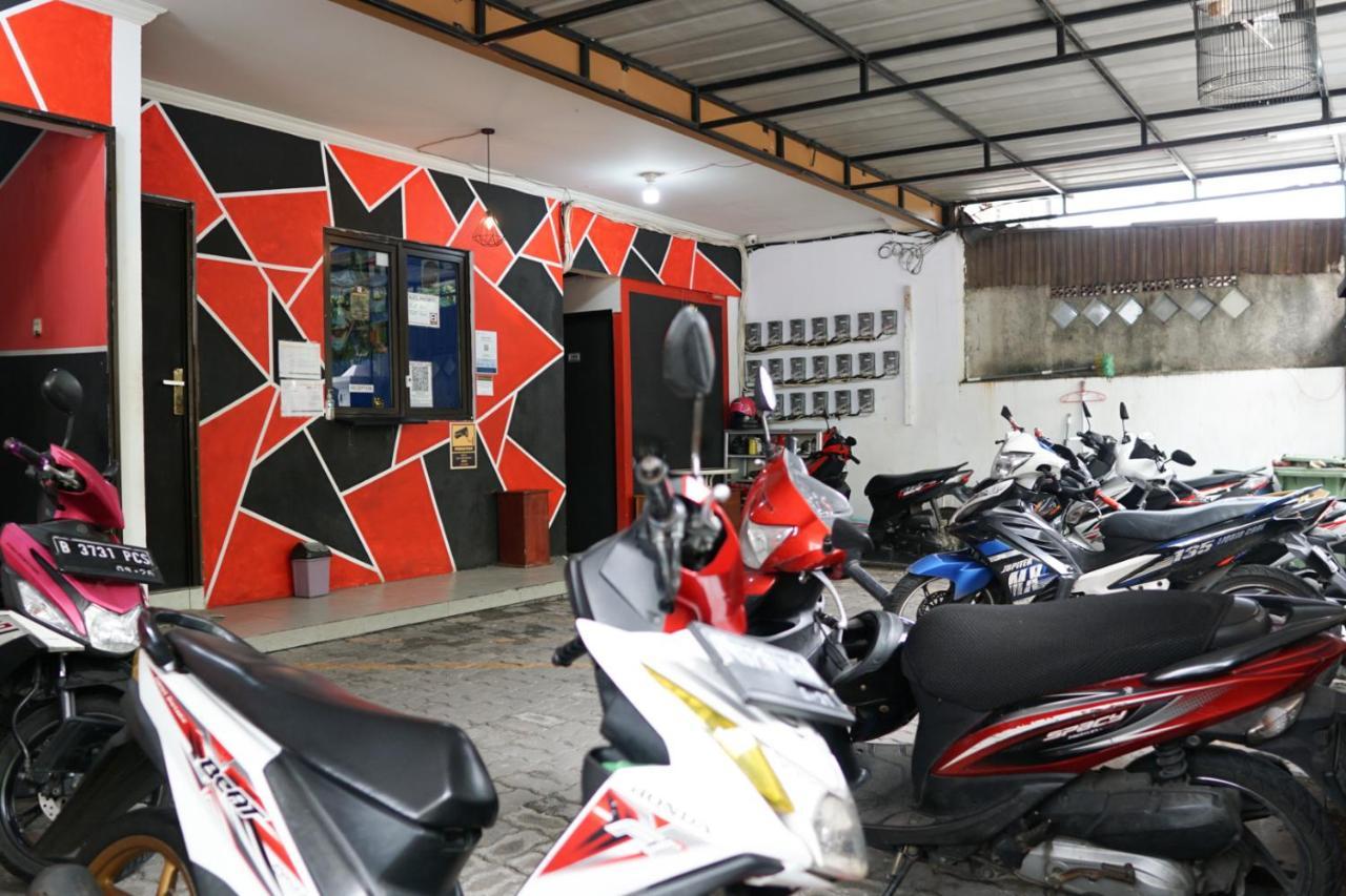 Cosmo Tanjung Duren Mitra Reddoorz Dżakarta Zewnętrze zdjęcie