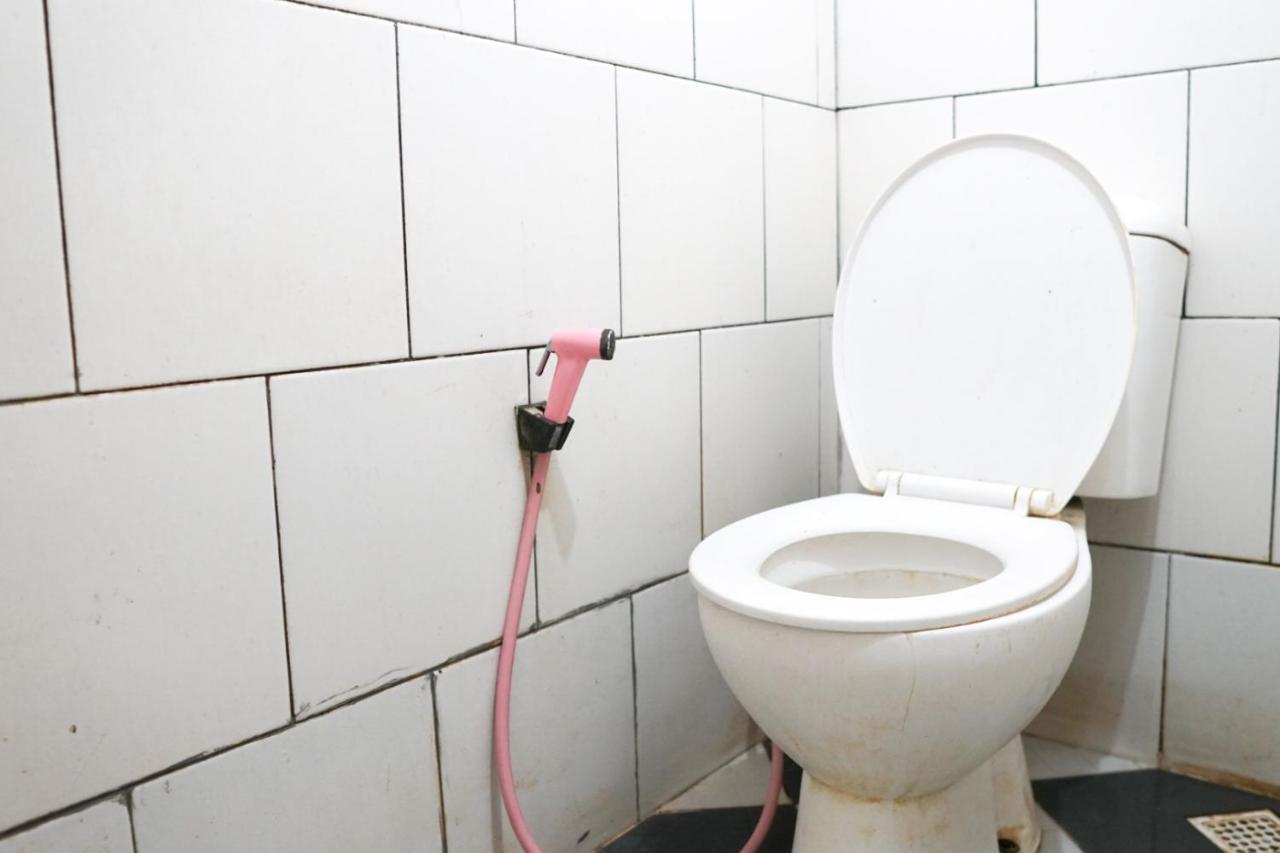 Cosmo Tanjung Duren Mitra Reddoorz Dżakarta Zewnętrze zdjęcie
