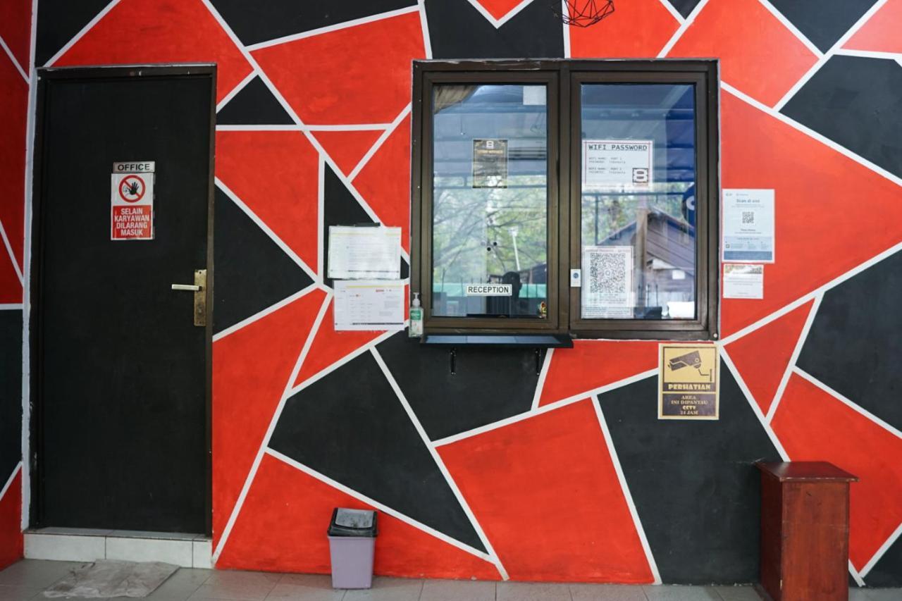 Cosmo Tanjung Duren Mitra Reddoorz Dżakarta Zewnętrze zdjęcie