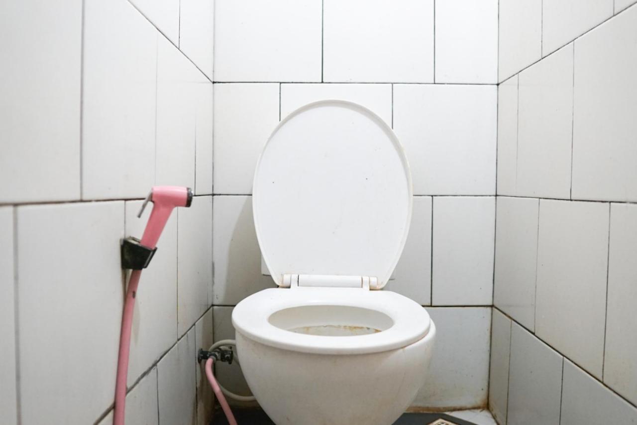 Cosmo Tanjung Duren Mitra Reddoorz Dżakarta Zewnętrze zdjęcie