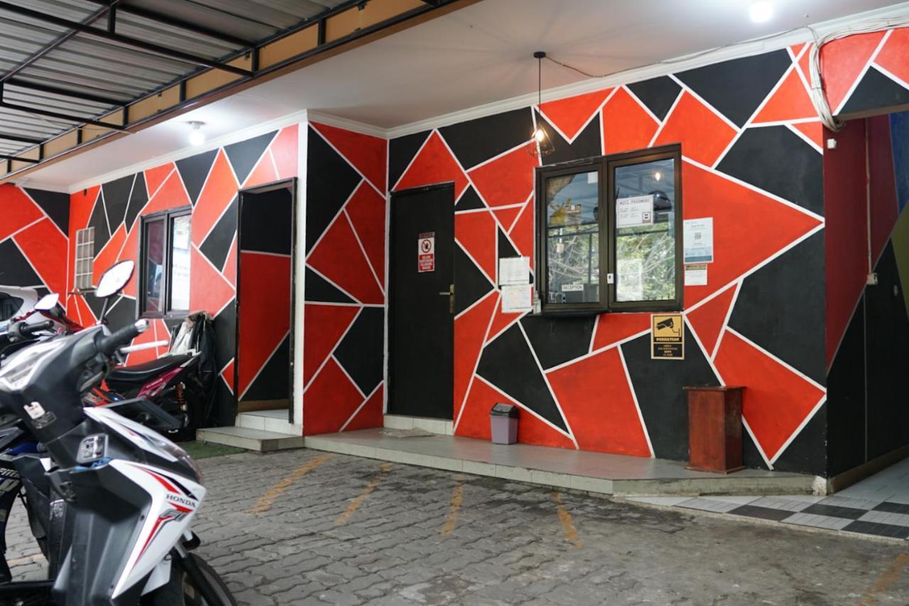 Cosmo Tanjung Duren Mitra Reddoorz Dżakarta Zewnętrze zdjęcie